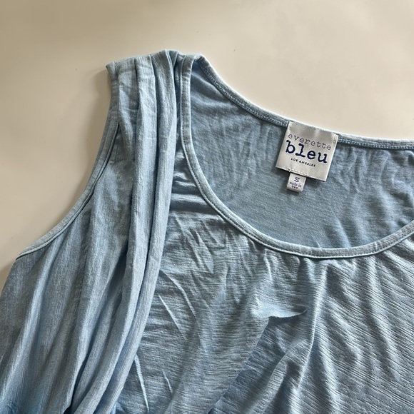 Women's Blue Ombre Top - Picture 5 of 6